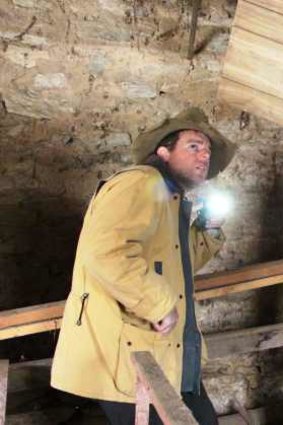 Tim the Yowie Man searches for the ghost of the Man from Snowy River in the old stables at the Bredbo Inn