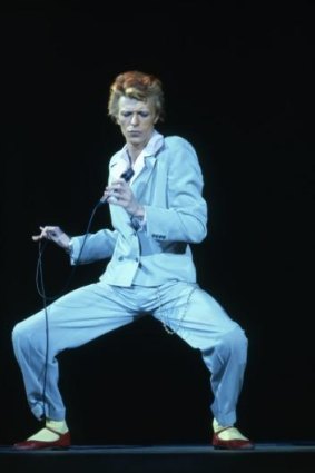 David Bowie in the ice-blue Freddie Burretti suit on stage in Los Angeles in October 1974.