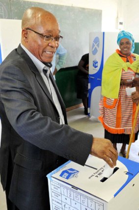 South African President Jacob Zuma casting his vote at Ntolwane Primary school in Nkandla.