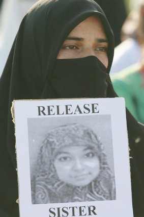 An Islamist party activist at an Islamabad demonstration in support of Aafia Siddiqui.