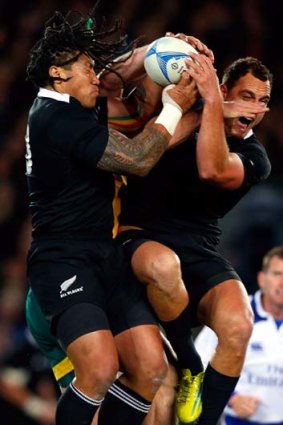 Spot the Wallaby &#8230; All Blacks Ma'a Nonu and Israel Dagg fly high.