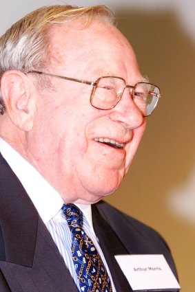 Arthur Morris at the announcement of the Australian Cricket Team of the Century in 2000.