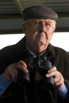 The right stuff ... the late Bill Hunter bestows a sense of occasion on the Melbourne Cup as horse trainer Bart Cummings.