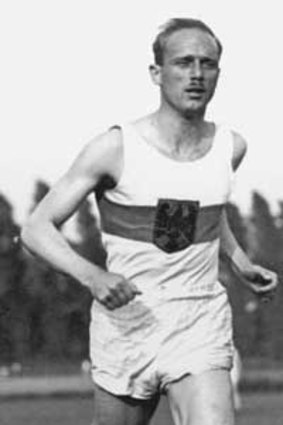 Otto Peltzer training in London in 1931.