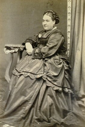 Elizabeth Hewett (nee Fenwick), was a 'distressed needlewoman' when she and her equally impoverished sister migrated to Melbourne on the Culloden in 1852. She met her future husband Robert Hewett on the voyage. Elizabeth and her husband John Hewett visited a Bendigo photographer sometime in the 1860s for these companion portraits. 