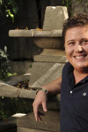<i>Becoming Chaz</i> candidly tracks Chaz Bono's transition from female to male.