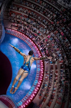 The Oasis of the Seas aqua diver.
