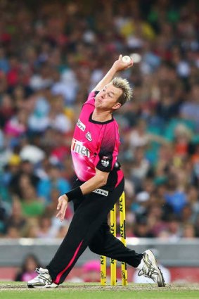 Brett Lee in action for the Sixers last month.