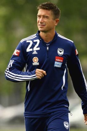Melbourne coach Ange Postecoglu has backed Harry Kewell's potential return to the A-League with the Perth Glory.