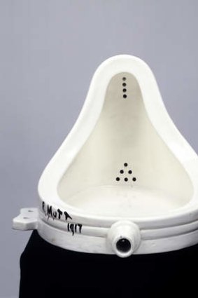 Marcel Duchamp 's 1917 work "Fountain".