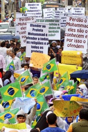 Brazilian Muslims march in protest against <em>The Innocence of Muslims</em> film.