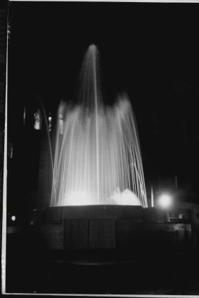 King George Square's fountain, pictured in December 1959.