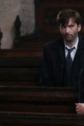 Simone McAullay as Becca Fisher in <i>Broadchurch</i>, with David Tennant who plays DI Alec Hardy.