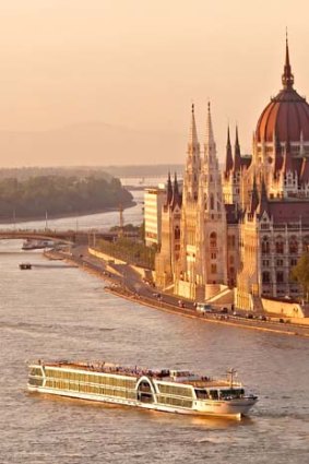 Cruise Budapest.