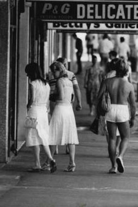 Shoppers along Oxford Streetin 1984.
