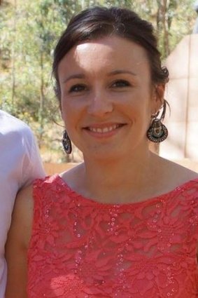 Stephanie Scott murder: Leeton community holds vigil, leaves messages