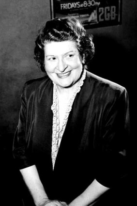 Soprano singer: Gladys Moncrieff.