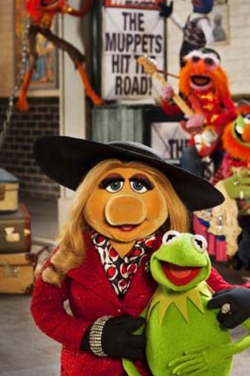 They're back!: Miss Piggy and Kermit.