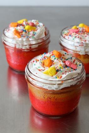 Tie-dyed cakes in a jar.