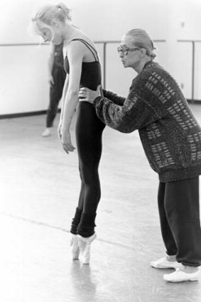 Getting the pointe ... Twyla Tharp in New York with Australian Ballet dancers in 1997.