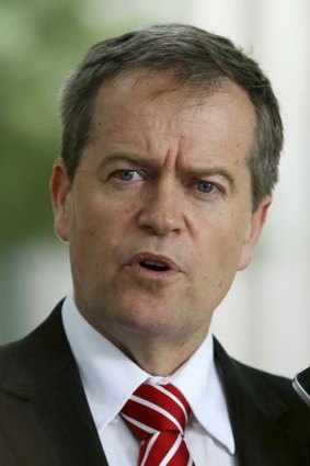 Bill Shorten ... "The government cannot just stand by and hear large banks making very, very large profits and just simply acquiesce to their demand that people, low-paid workers, take a cut in their penalty rates on the weekends just to satisfy an unargued case."