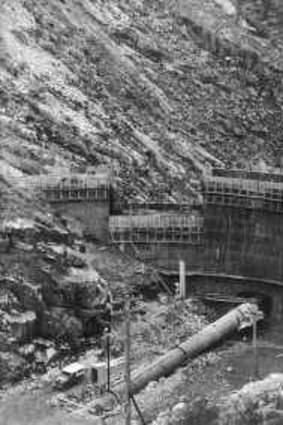 Bendora Dam under construction