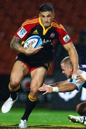 It's mine &#8230; Sonny Bill Williams makes a break for the Chiefs.