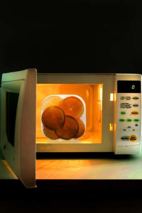 Generic microwave oven.