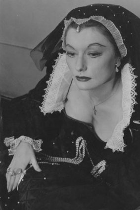 Prolific ... Davidson in 1956 as Olivia in Shakespeare’s <em>Twelfth Night</em> at the Elizabethan Theatre.