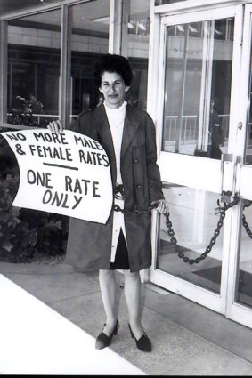 Equal pay activist Zelda D'Aprano chained to the front doors of the Commonwealth Centre in 1969.