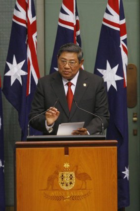 Indonesian President   Susilo Bambang Yudhoyono   addresses a special sitting of the Australian Parliament.