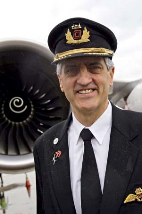 Captain Richard De Crespigny, who had been flying for 35 years, said foremost in the flight crew's minds was that the passengers had concerns and needed information.