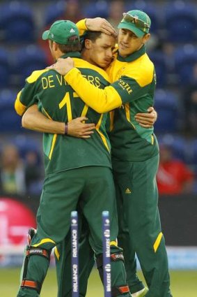 South Africa's Dale Steyn (centre) after claiming the wicket of Marlon Samuels.