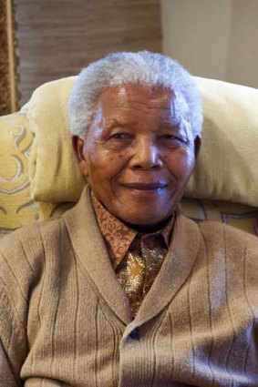 Former South African President Nelson Mandela remains in hospital with a recurrent lung infection.