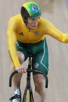 Daniel Ellis has signed a contract with Cycling Australia.