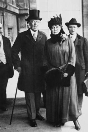 Idealist: Woodrow Wilson  with his wife, Edith, at the Paris Peace Conference.