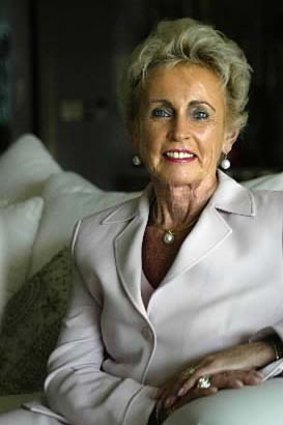Lady Sonia at her home in Bellvue Hill in 2004.