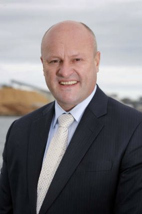 Victorian Minister for Manufacturing David Hodgett has put pressure on the federal government over car manufacturing.