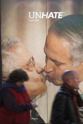 A third image shows Israeli Prime Minister Benjamin Netanyahu and Palestinian leader Mahmud Abbas.