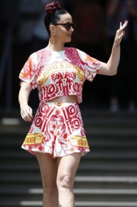 Katy Perry waves to her Loreto Mandeville fans.