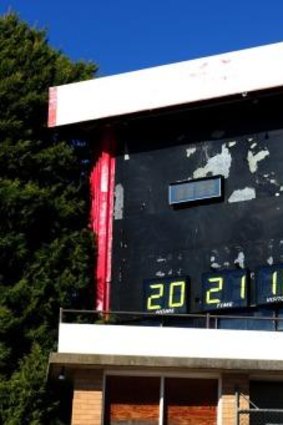 The dilapidated scoreboard at Seiffert Oval.