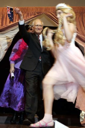 John Mainstone accepting the 2005 Ig Nobel Prize in Physics at Harvard University. The Ig Nobel Prizes are awarded each year for real scientific achievements that make people laugh and then think.