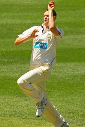 Jason Behrendorff in action during day one of the Sheffield Shield match between the Victoria Bushrangers and the Western Australia Warriors at the MCG.