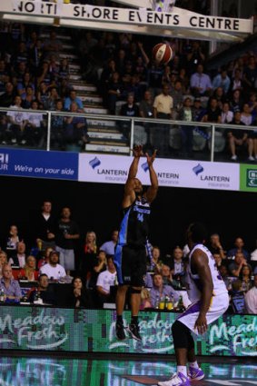 Breakers veteran Mika Vukona shoots the match-winning basket to beat the Sydney Kings at North Shore Events Centre in Auckland on Friday night.
