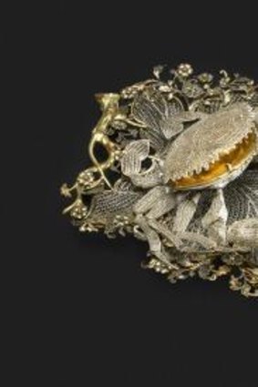 Chinese crab-shaped box on a leaf tray, silver, enamel, silver-gilt. The State Hermitage Museum, St Petersburg.