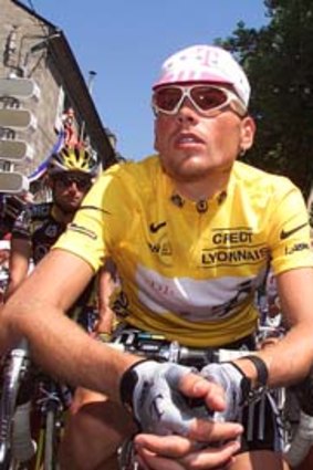 Jan Ullrich and Erik Zabel wait for the start of the 190,5km eighth stage of the Tour de France in 1998.