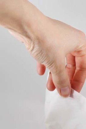 Dermatitis: Consumers are recommended to look at the ingredients in baby wipes, monitor any rashes and to try disusing the product to see if symptoms change.