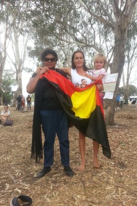 Aboriginal people protested about the proposed closure of remote WA communities at Heirisson Island this week.