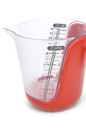 A clever mix of measuring jug, scales and pourer.