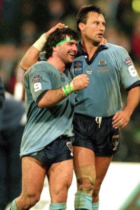 Inspiration ... former Blues great Laurie Daley, pictured with Benny Elias after winning game two of the 1994 series, has told the current squad they can make history.